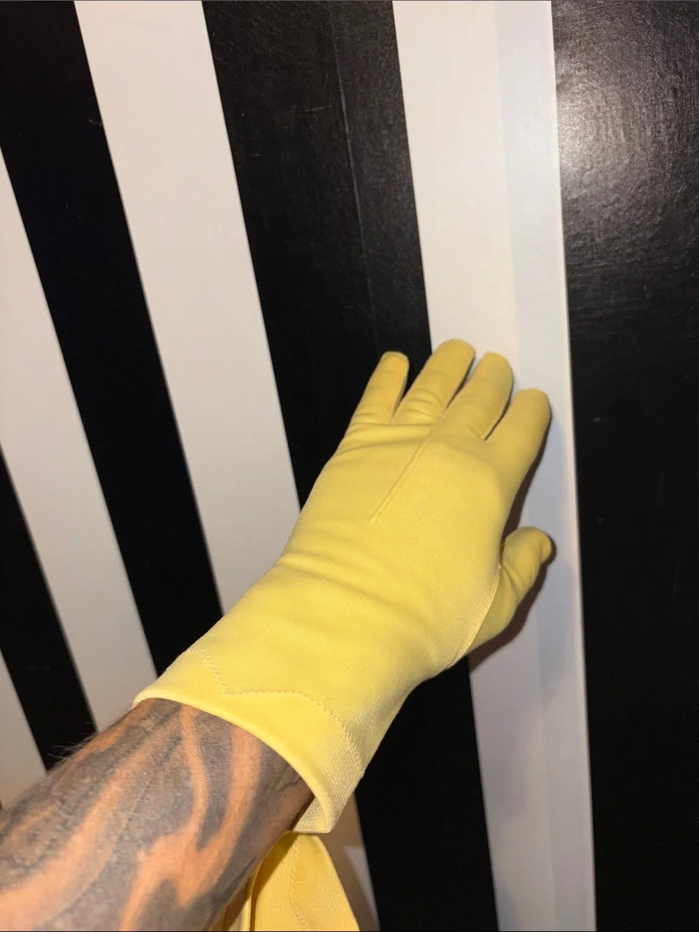 Vintage 70s Sunny Yellow Women's Short Gloves